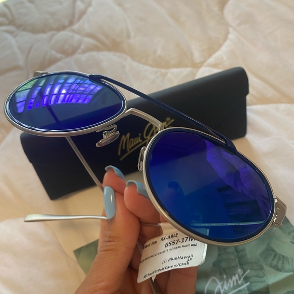 BOWLINE
Polarized Fashion Sunglasses - Picture 5 of 8